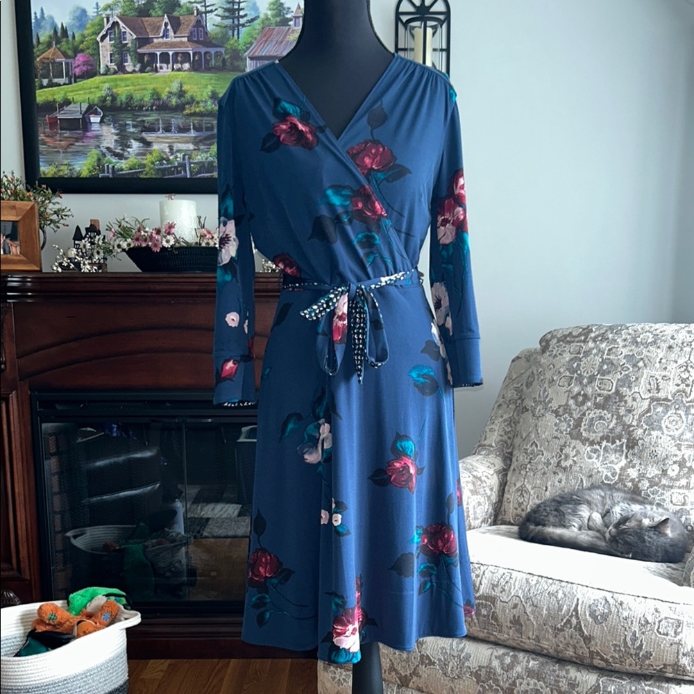White House Black Market Reversible Navy Floral Wrap Dress